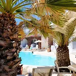 Arion Bay Santorini Hotel Kamári
