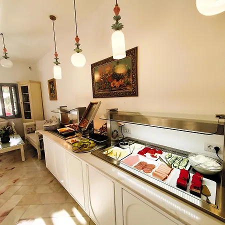 Arion Bay Santorini Kamári