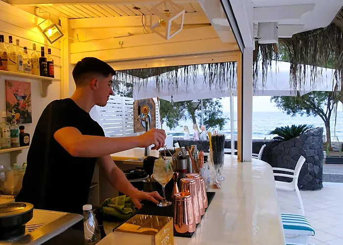 Arion Bay Santorini Hotel 3*