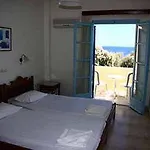 Arion Bay Santorini Kamári