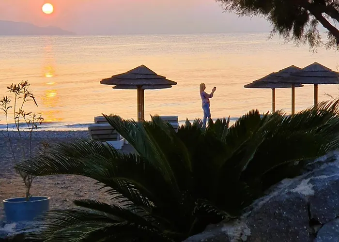 Arion Bay Santorini 3*