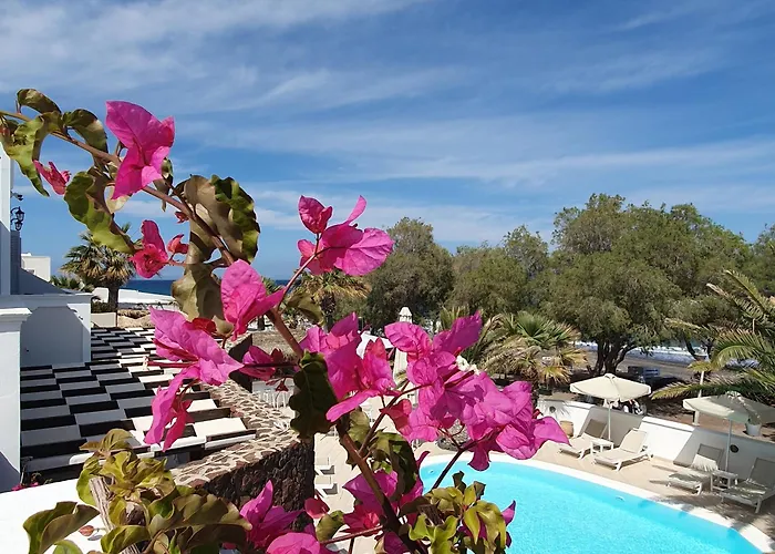 Arion Bay Santorini Hotel 3*