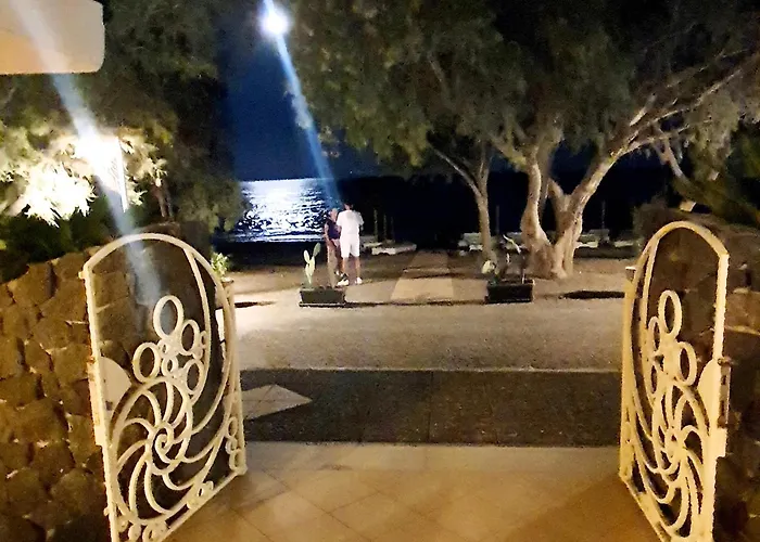 Arion Bay Santorini 3* Kamári