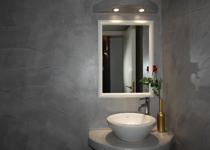 Arion Bay Santorini فندق