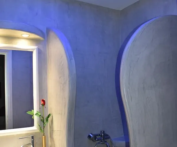 Arion Bay Santorini فندق Kamári