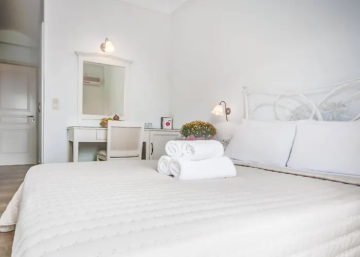 Arion Bay Santorini فندق 3*