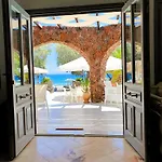 Arion Bay Santorini 3* Kamári