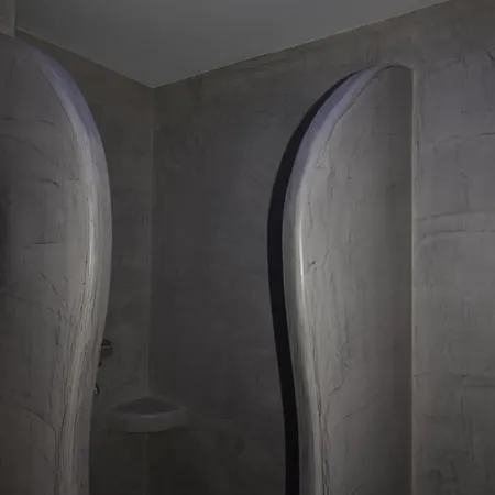 Arion Bay Santorini מלון
