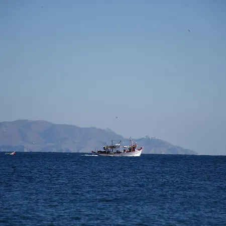 מלון Arion Bay Santorini 3*